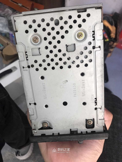 翻出一個(gè)磁帶車機(jī),做好尾插街上喇叭一個(gè)不響拆了修理